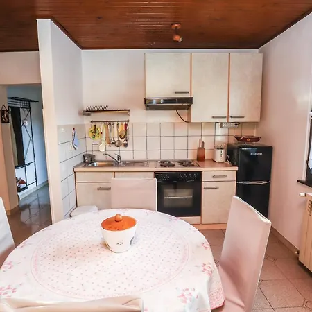Dolores Apartment